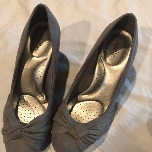 Beautiful heals! - Picture 2 of 4